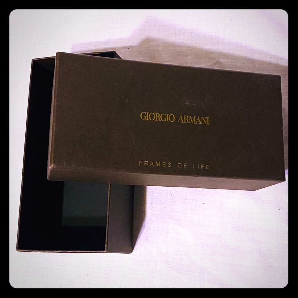 π GIORGIO ARMANI SUNGLASS BOX